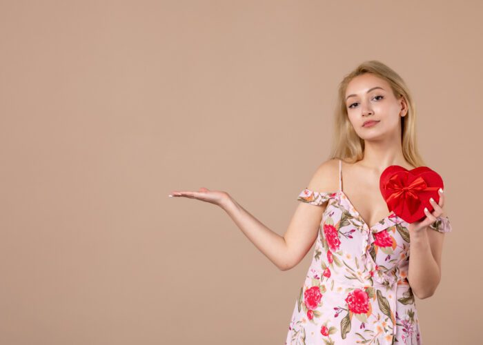 10 Best Women’s Dresses for Valentine’s Day – Romantic & Stunning Outfit Ideas