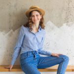 How to Style Boyfriend Jeans Over 50