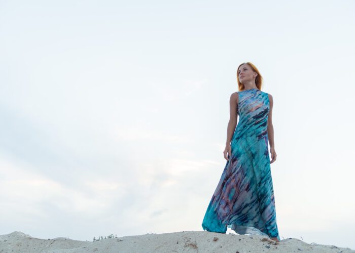 What Color Shoes for a Maxi Dress? A Complete Style Guide